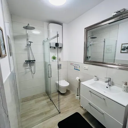 Lebska Ostoja Apartment *